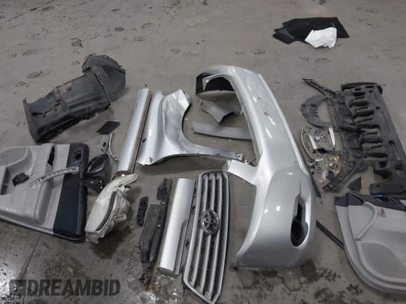 ✅ 2010 Toyota Highlander • VIN: 5TDBK3EH1AS018797 • Лот: 43653551. Опубликован ранее на IAAI с пробегом 222 338 миль. Бесплатный доступ к архиву аукционных продаж из США и подробный отчёт об истории автомобиля на DreamBid. Изображение 12.