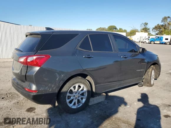 ✅ 2020 Chevrolet Equinox LS • VIN: 3GNAXHEV7LS649382 • Лот: 86794105. Опубликован ранее на Copart с пробегом 89 195 миль. Бесплатный доступ к архиву аукционных продаж из США и подробный отчёт об истории автомобиля на DreamBid. Изображение 3.