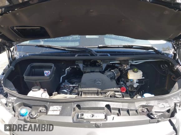 ✅ 2025 Mercedes-Benz Sprinter Passenger • VIN: W1Z4KFHY6SP810761 • Lot: 43099326. Listed on IAAI with 12,986 mi. Free auction sales archive from the USA and detailed vehicle history report at DreamBid. Image 10.