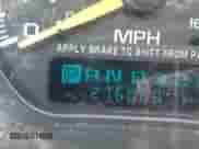 2001 Chevrolet Tahoe LT z VIN 1GNEK13T81R122136, wystawiony jako IAAI lot #42272857 z przebiegiem 216 060 mil mil oraz . Historia ofert i sprzedaży dostępna na DreamBid. Obrazek 16.