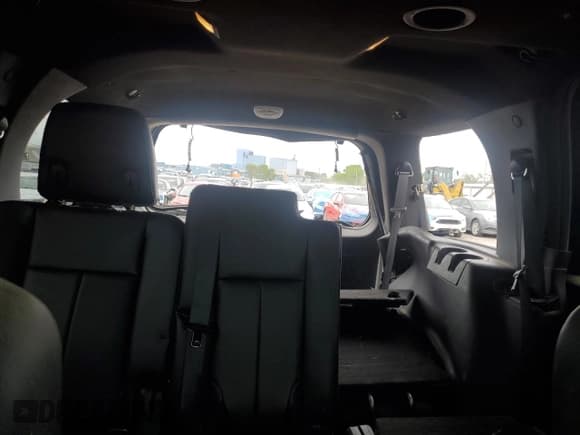 ✅ 2016 Ford Expedition XLT • VIN: 1FMJU1JT1GEF27285 • Lot: 57728365. Listed on Copart with 183,855 mi. Free auction sales archive from the USA and detailed vehicle history report at DreamBid. Image 10.