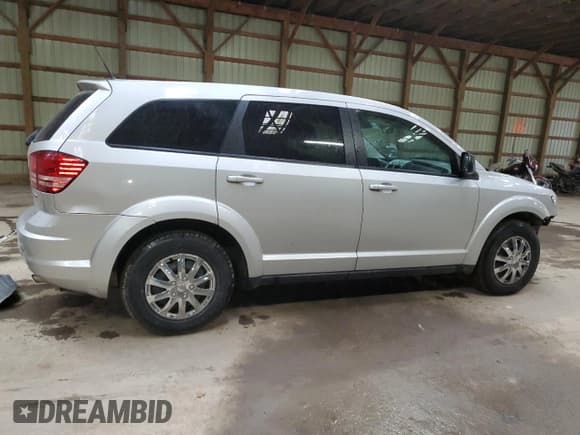 ✅ 2010 Dodge Journey SE • VIN: 3D4PG4FB2AT212867 • Lot: 90015755. Wystawiony na Copart z przebiegiem 93 620 mil. Bezpłatny archiwum sprzedaży aukcyjnych z USA i szczegółowy raport historii pojazdu na DreamBid. Zdjęcie 3.
