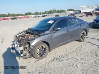 ✅ 2024 Nissan Sentra SV • VIN: 3N1AB8CVXRY337205 • Lot: 43235151. Wystawiony na IAAI z przebiegiem 24 771 mil. Bezpłatny archiwum sprzedaży aukcyjnych z USA i szczegółowy raport historii pojazdu na DreamBid. Zdjęcie 2.