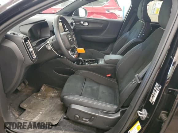 ✅ 2023 Volvo C40 Ultimate • VIN: YV4ED3GM8P2054114 • Лот: 56379255. Опубликован ранее на Copart с пробегом 18 560 миль. Бесплатный доступ к архиву аукционных продаж из США и подробный отчёт об истории автомобиля на DreamBid. Изображение 7.