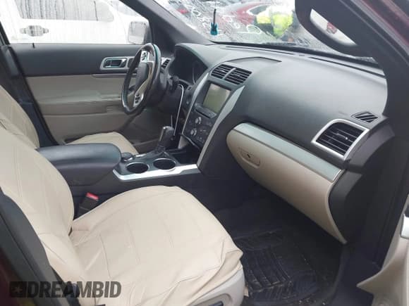 ✅ 2011 Ford Explorer XLT • VIN: 1FMHK8D89BGA13427 • Lot: 43800349. Wystawiony na IAAI z przebiegiem 277 831 mil. Bezpłatny archiwum sprzedaży aukcyjnych z USA i szczegółowy raport historii pojazdu na DreamBid. Zdjęcie 5.