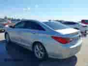 2013 Hyundai Sonata SE z VIN 5NPEC4AC1DH786882, wystawiony jako IAAI lot #43387867 z przebiegiem 113 121 mil mil oraz . Historia ofert i sprzedaży dostępna na DreamBid. Obrazek 3.