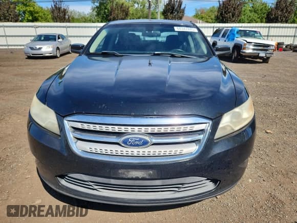 ✅ 2011 Ford Taurus SEL • VIN: 1FAHP2HW6BG145594 • Lot: 68347845. Listed on Copart with 169,052 mi. Free auction sales archive from the USA and detailed vehicle history report at DreamBid. Image 5.