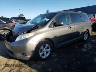 ✅ 2013 Toyota Sienna LE • VIN: 5TDKK3DC6DS340023 • Lot: 92826175. Listed on Copart with 228,707 mi. Free auction sales archive from the USA and detailed vehicle history report at DreamBid. Image 1.