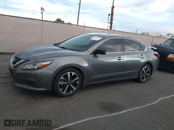 ✅ 2018 Nissan Altima SR • VIN: 1N4AL3AP3JC476502 • Lot: 43499095. Wystawiony na IAAI z przebiegiem 69 186 mil. Bezpłatny archiwum sprzedaży aukcyjnych z USA i szczegółowy raport historii pojazdu na DreamBid. Zdjęcie 14.