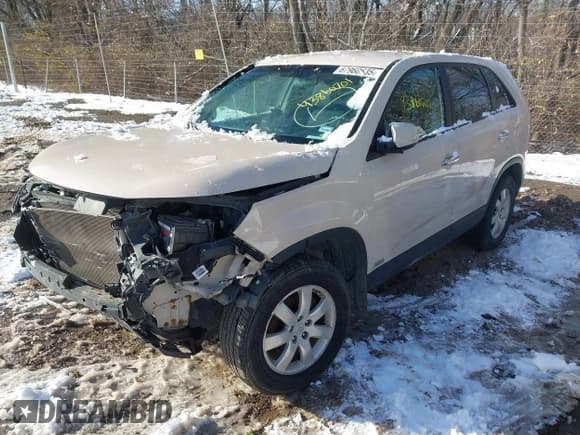 ✅ 2011 Kia Sorento LX • VIN: 5XYKTCA13BG169838 • Lot: 43860701. Listed on IAAI with 102,517 mi. Free auction sales archive from the USA and detailed vehicle history report at DreamBid. Image 2.