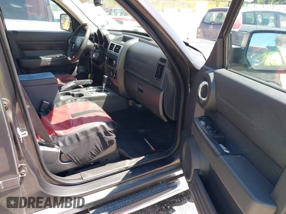 ✅ 2011 Dodge Nitro Heat • VIN: 1D4PU4GX9BW506698 • Lot: 42690394. Listed on IAAI with 159,687 mi. Free auction sales archive from the USA and detailed vehicle history report at DreamBid. Image 5.