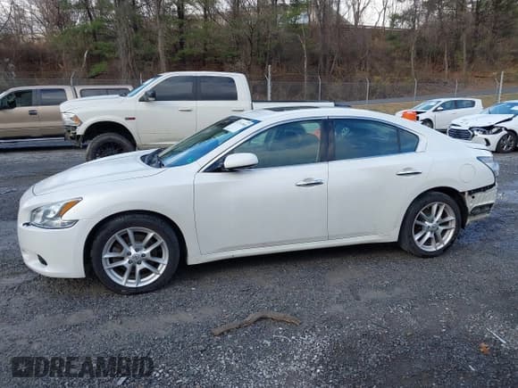 ✅ 2014 Nissan Maxima S • VIN: 1N4AA5AP4EC479383 • Lot: 43761868. Listed on IAAI with 148,527 mi. Free auction sales archive from the USA and detailed vehicle history report at DreamBid. Image 15.