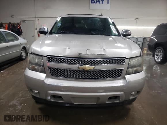 ✅ 2008 Chevrolet Suburban LTZ • VIN: 1GNFK16318J227657 • Lot: 79251374. Wystawiony na Copart z przebiegiem 200 907 mil. Bezpłatny archiwum sprzedaży aukcyjnych z USA i szczegółowy raport historii pojazdu na DreamBid. Zdjęcie 5.