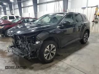 ✅ 2022 Nissan Rogue SV • VIN: 5N1BT3BB9NC670647 • Lot: 85904825. Wystawiony na Copart z przebiegiem 45 190 mil. Bezpłatny archiwum sprzedaży aukcyjnych z USA i szczegółowy raport historii pojazdu na DreamBid. Zdjęcie 1.