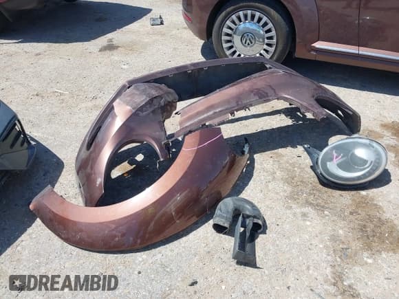 ✅ 2016 Volkswagen Beetle SE • VIN: 3VWJ07AT4GM634261 • Lot: 42043450. Listed on IAAI with 107,280 mi. Free auction sales archive from the USA and detailed vehicle history report at DreamBid. Image 12.