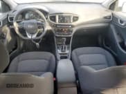 ✅ 2019 Hyundai Ioniq Blue • VIN: KMHC65LC7KU120528 • Lot: 86792254. Wystawiony na Copart z przebiegiem 99 405 mil. Bezpłatny archiwum sprzedaży aukcyjnych z USA i szczegółowy raport historii pojazdu na DreamBid. Zdjęcie 8.