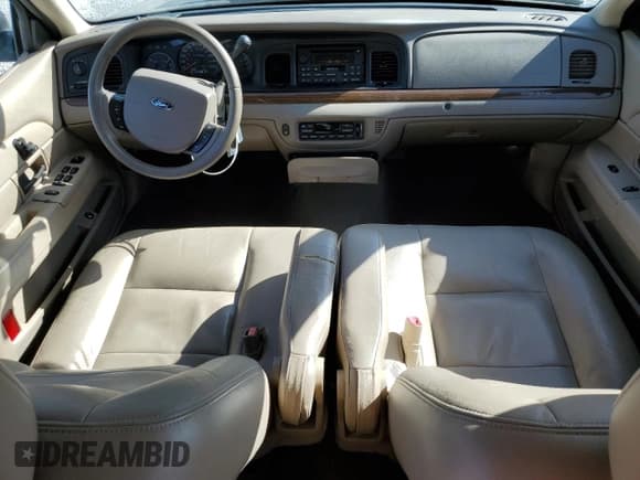 ✅ 2005 Ford Crown Victoria LX • VIN: 2FAFP74WX5X166506 • Lot: 52141265. Listed on Copart with 117,686 mi. Free auction sales archive from the USA and detailed vehicle history report at DreamBid. Image 8.