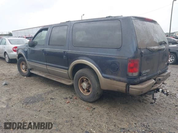 ✅ 2003 Ford Excursion Eddie Bauer • VIN: 1FMNU44L23EC07613 • Lot: 43747183. Wystawiony na IAAI z przebiegiem Nie podano. Bezpłatny archiwum sprzedaży aukcyjnych z USA i szczegółowy raport historii pojazdu na DreamBid. Zdjęcie 3.