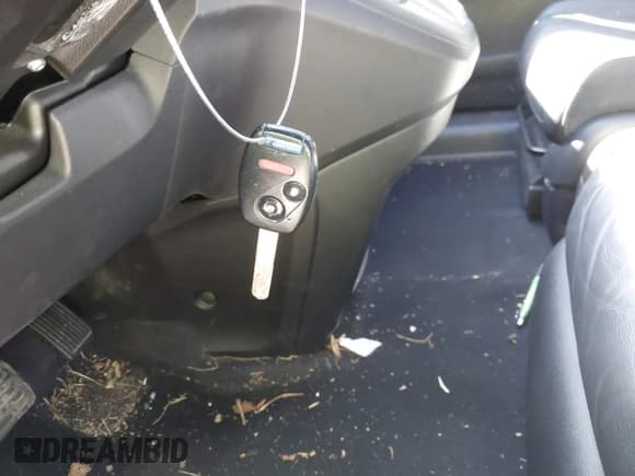 ✅ 2010 Honda CR-V EX-L • VIN: JHLRE4H77AC007404 • Lot: 43354731. Wystawiony na IAAI z przebiegiem 227 540 mil. Bezpłatny archiwum sprzedaży aukcyjnych z USA i szczegółowy raport historii pojazdu na DreamBid. Zdjęcie 11.