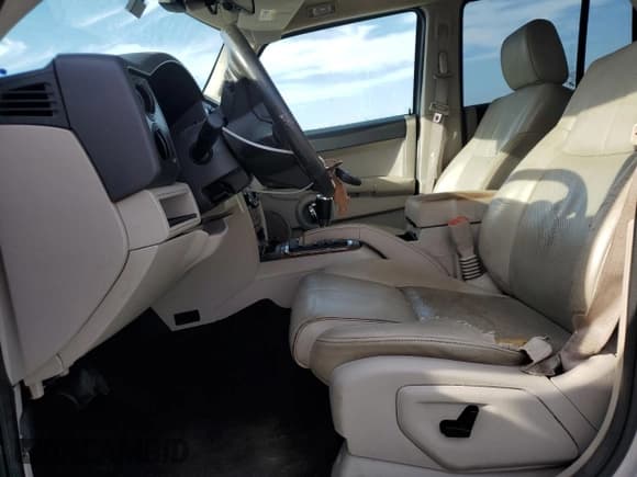 ✅ 2006 Jeep Commander Limited • VIN: 1J8HH58N86C283563 • Lot: 64751605. Listed on Copart with 203,567 mi. Free auction sales archive from the USA and detailed vehicle history report at DreamBid. Image 7.