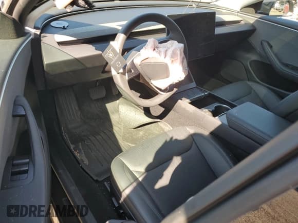 ✅ 2025 Tesla Model 3 Long Range • VIN: 5YJ3E1EA8SF922185 • Lot: 80841605. Listed on Copart with 16,985 mi. Free auction sales archive from the USA and detailed vehicle history report at DreamBid. Image 8.