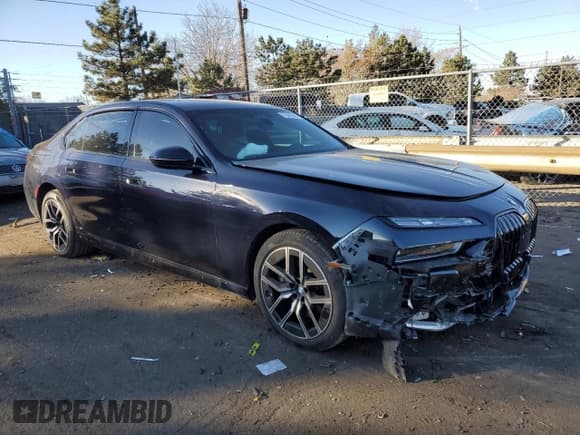 ✅ 2023 BMW 7 Series 760i xDrive • VIN: WBA33EJ0XPCM31466 • Лот: 79485593. Опубликован ранее на Copart с пробегом 12 374 миль. Бесплатный доступ к архиву аукционных продаж из США и подробный отчёт об истории автомобиля на DreamBid. Изображение 4.