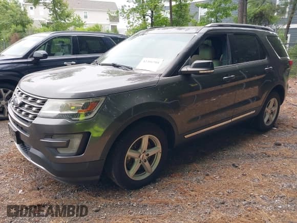 ✅ 2017 Ford Explorer XLT • VIN: 1FM5K8D85HGA97712 • Lot: 42386788. Wystawiony na IAAI z przebiegiem 152 537 mil. Bezpłatny archiwum sprzedaży aukcyjnych z USA i szczegółowy raport historii pojazdu na DreamBid. Zdjęcie 17.