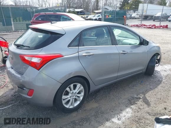 ✅ 2014 Hyundai Elantra • VIN: KMHD35LH4EU179629 • Lot: 41742589. Listed on IAAI with 121,074 mi. Free auction sales archive from the USA and detailed vehicle history report at DreamBid. Image 4.