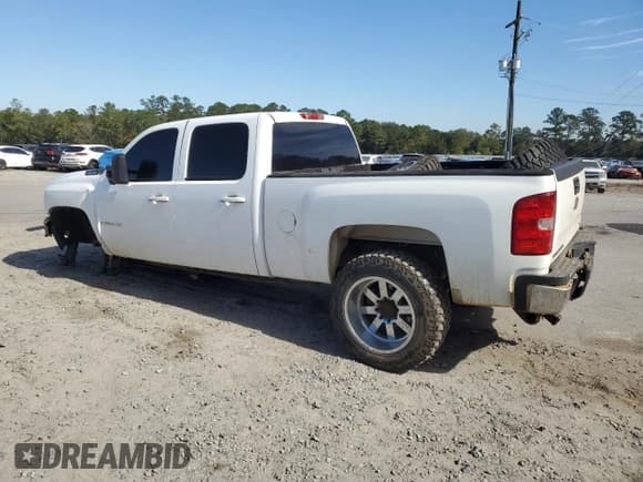 ✅ 2007 Chevrolet Silverado 2500HD LTZ • VIN: 1GCHK23697F567551 • Lot: 91667565. Wystawiony na Copart z przebiegiem 145 983 mil. Bezpłatny archiwum sprzedaży aukcyjnych z USA i szczegółowy raport historii pojazdu na DreamBid. Zdjęcie 2.