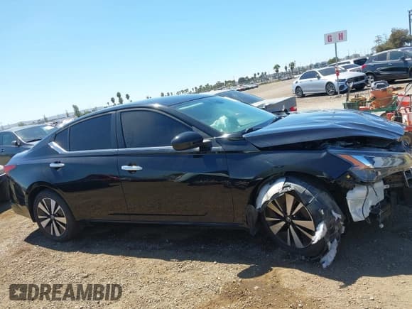 ✅ 2021 Nissan Altima SV • VIN: 1N4BL4DV6MN339390 • Lot: 43137636. Wystawiony na IAAI z przebiegiem 70 066 mil. Bezpłatny archiwum sprzedaży aukcyjnych z USA i szczegółowy raport historii pojazdu na DreamBid. Zdjęcie 14.
