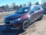 ✅ 2019 Buick Enclave Essence • VIN: 5GAEVAKW4KJ230606 • Lot: 43705646. Wystawiony na IAAI z przebiegiem 111 395 mil. Bezpłatny archiwum sprzedaży aukcyjnych z USA i szczegółowy raport historii pojazdu na DreamBid. Zdjęcie 2.