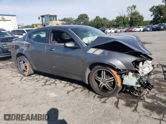 ✅ 2013 Dodge Avenger SE • VIN: 1C3CDZAB3DN564485 • Lot: 68545904. Wystawiony na Copart z przebiegiem 190 234 mil. Bezpłatny archiwum sprzedaży aukcyjnych z USA i szczegółowy raport historii pojazdu na DreamBid. Zdjęcie 4.
