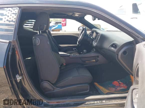 2020 Dodge Challenger SXT с VIN 2C3CDZGG8LH110694, выставлен на аукционе IAAI как лот 43118748 с пробегом 68 262 миль миль и . История ставок и продаж доступна на DreamBid. Изображение 5.