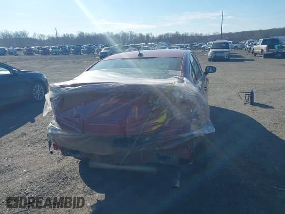 ✅ 2018 Ford Fusion Titanium • VIN: 3FA6P0SU3JR106441 • Lot: 41699936. Listed on IAAI with 146,330 mi. Free auction sales archive from the USA and detailed vehicle history report at DreamBid. Image 16.