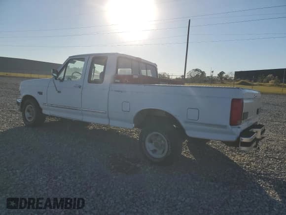 ✅ 1992 Ford F-150 S • VIN: 1FTEX15Y4NKA33956 • Lot: 92682215. Listed on Copart with Not provided. Free auction sales archive from the USA and detailed vehicle history report at DreamBid. Image 2.