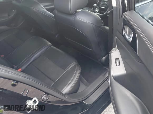 ✅ 2021 Nissan Maxima SV • VIN: 1N4AA6CV4MC511989 • Lot: 43215195. Listed on IAAI with 85,232 mi. Free auction sales archive from the USA and detailed vehicle history report at DreamBid. Image 8.