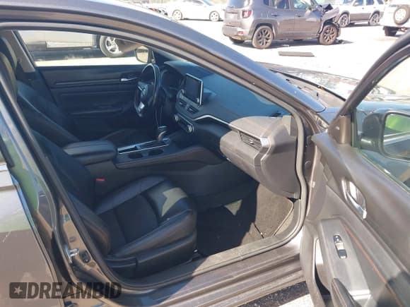 ✅ 2022 Nissan Altima SR • VIN: 1N4BL4CV9NN322313 • Lot: 43098700. Listed on IAAI with 70,686 mi. Free auction sales archive from the USA and detailed vehicle history report at DreamBid. Image 5.
