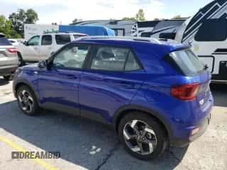 2024 Hyundai Venue SEL z VIN KMHRC8A39RU323213, wystawiony jako Copart lot #67028904 z przebiegiem 4 660 mil mil oraz Szkoda całkowita • Salvage title. Historia ofert i sprzedaży dostępna na DreamBid. Obrazek 2.