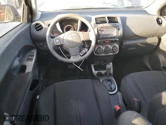 ✅ 2014 Scion xD • VIN: JTKKUPB47E1044075 • Lot: 91970625. Listed on Copart with 121,601 mi. Free auction sales archive from the USA and detailed vehicle history report at DreamBid. Image 8.