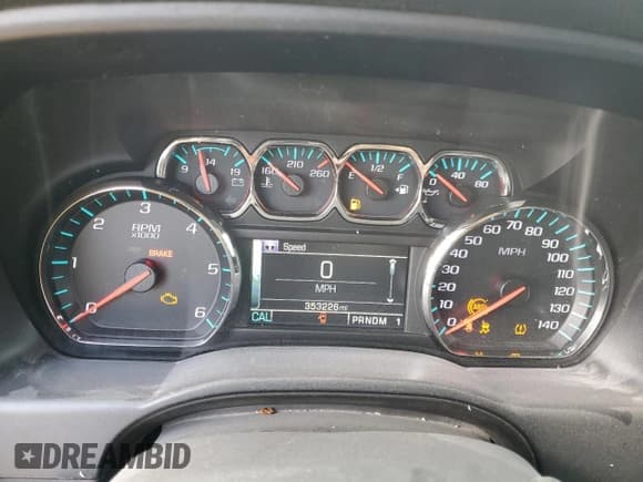 ✅ 2015 Chevrolet Silverado 2500HD LT • VIN: 1GC1CVEG7FF607761 • Lot: 83392844. Wystawiony na Copart z przebiegiem 353 226 mil. Bezpłatny archiwum sprzedaży aukcyjnych z USA i szczegółowy raport historii pojazdu na DreamBid. Zdjęcie 9.