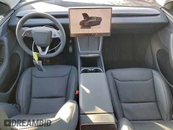 ✅ 2026 Tesla Model Y Long Range • VIN: 7SAYGDED5TF387106 • Лот: 94750455. Опубликован ранее на Copart с пробегом 3 299 миль. Бесплатный доступ к архиву аукционных продаж из США и подробный отчёт об истории автомобиля на DreamBid. Изображение 8.