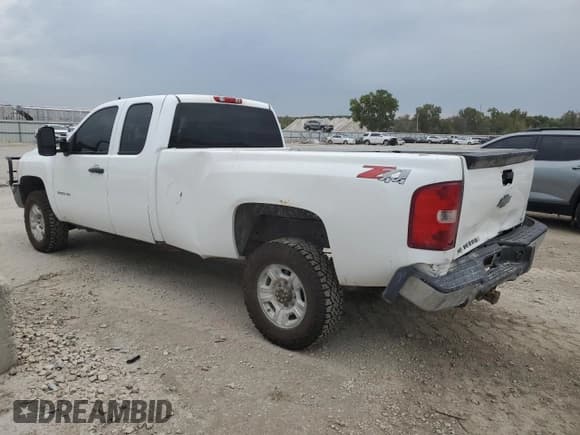 ✅ 2010 Chevrolet Silverado 2500HD LT • VIN: 1GC5KXBG1AZ167029 • Лот: 82366385. Опубликован ранее на Copart с пробегом 211 197 миль. Бесплатный доступ к архиву аукционных продаж из США и подробный отчёт об истории автомобиля на DreamBid. Изображение 2.