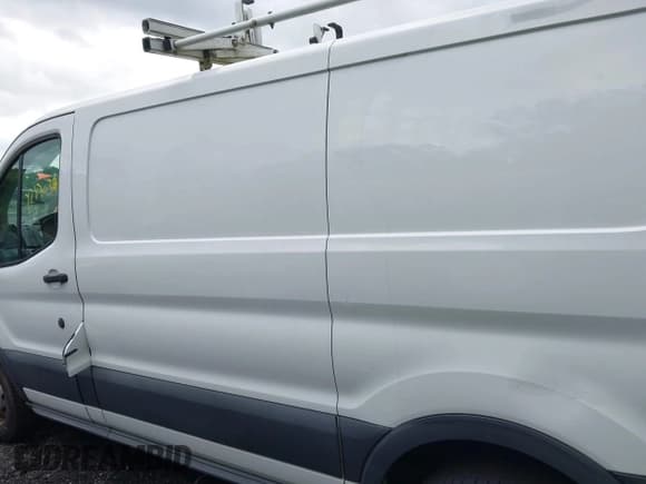 ✅ 2017 Ford Transit • VIN: 1FTYE1ZM6HKA00987 • Lot: 42470361. Wystawiony na IAAI z przebiegiem 121 034 mil. Bezpłatny archiwum sprzedaży aukcyjnych z USA i szczegółowy raport historii pojazdu na DreamBid. Zdjęcie 14.