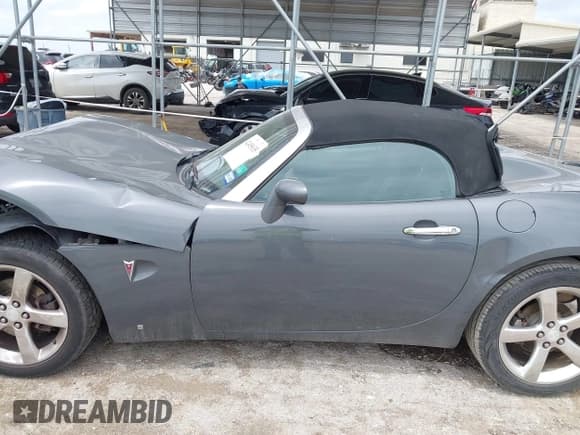 ✅ 2008 Pontiac Solstice • VIN: 1G2MB35B28Y107706 • Lot: 42405635. Wystawiony na IAAI z przebiegiem 158 604 mil. Bezpłatny archiwum sprzedaży aukcyjnych z USA i szczegółowy raport historii pojazdu na DreamBid. Zdjęcie 14.