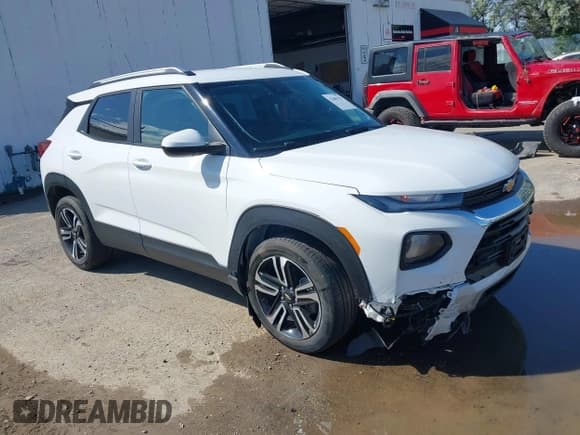 ✅ 2023 Chevrolet TrailBlazer LT • VIN: KL79MPS27PB215650 • Лот: 42405179. Опубликован ранее на IAAI с пробегом 25 283 миль. Бесплатный доступ к архиву аукционных продаж из США и подробный отчёт об истории автомобиля на DreamBid. Изображение 1.