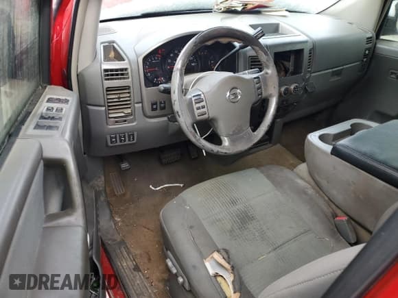 ✅ 2005 Nissan Titan SE • VIN: 1N6AA07B95N510959 • Lot: 46079125. Wystawiony na Copart z przebiegiem 376 245 mil. Bezpłatny archiwum sprzedaży aukcyjnych z USA i szczegółowy raport historii pojazdu na DreamBid. Zdjęcie 8.