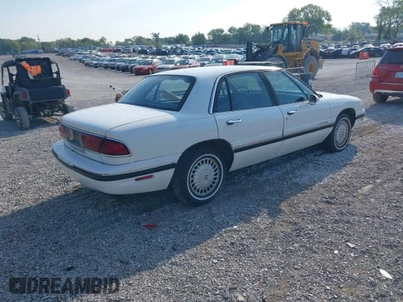 ✅ 1999 Buick LeSabre Custom • VIN: 1G4HP52K8XH495243 • Lot: 43123671. Wystawiony na IAAI z przebiegiem 112 173 mil. Bezpłatny archiwum sprzedaży aukcyjnych z USA i szczegółowy raport historii pojazdu na DreamBid. Zdjęcie 4.