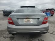 ✅ 2013 Mercedes-Benz C 250 • VIN: WDDGJ4HB9DF946888 • Lot: 90693825. Wystawiony na Copart z przebiegiem 88 385 mil. Bezpłatny archiwum sprzedaży aukcyjnych z USA i szczegółowy raport historii pojazdu na DreamBid. Zdjęcie 6.