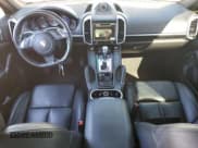 ✅ 2014 Porsche Cayenne Diesel • VIN: WP1AF2A23ELA38325 • Lot: 86295575. Wystawiony na Copart z przebiegiem 144 725 mil. Bezpłatny archiwum sprzedaży aukcyjnych z USA i szczegółowy raport historii pojazdu na DreamBid. Zdjęcie 8.