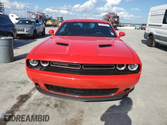 ✅ 2023 Dodge Challenger SXT • VIN: 2C3CDZAG3PH581702 • Lot: 73375674. Wystawiony na Copart z przebiegiem 18 166 mil. Bezpłatny archiwum sprzedaży aukcyjnych z USA i szczegółowy raport historii pojazdu na DreamBid. Zdjęcie 5.